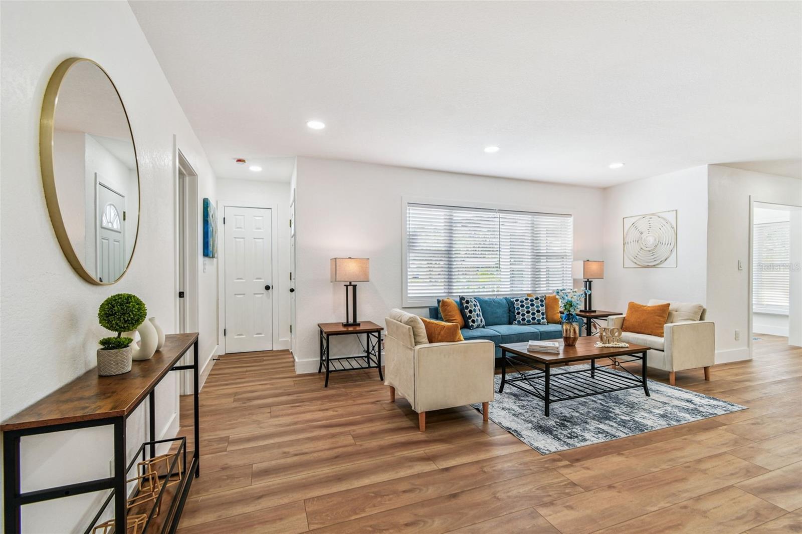 Image 13 of 81 For 4657 5th Avenue N