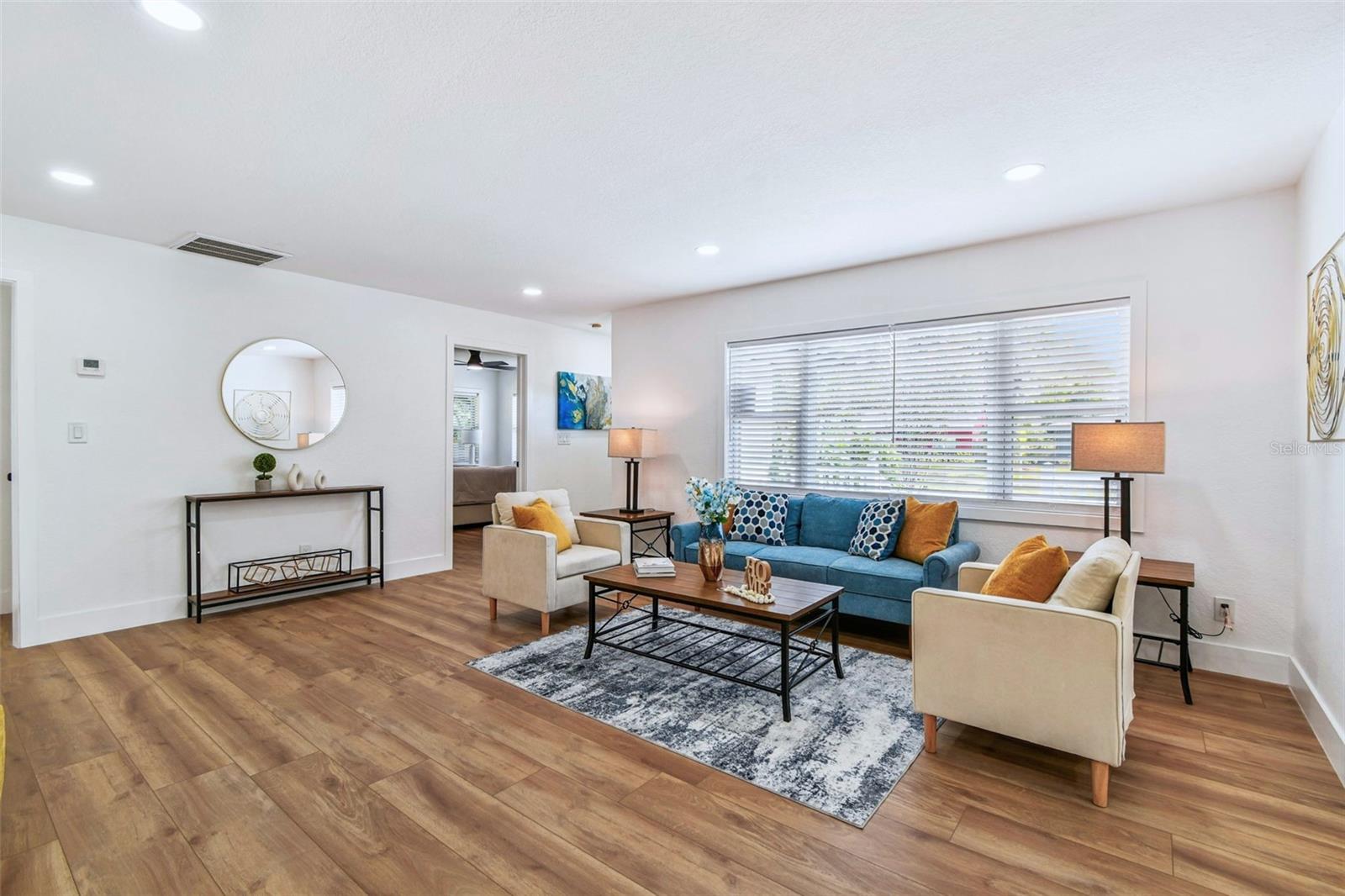 Image 15 of 81 For 4657 5th Avenue N