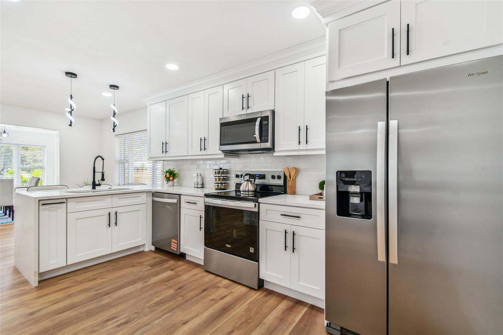 Image 20 of 81 For 4657 5th Avenue N
