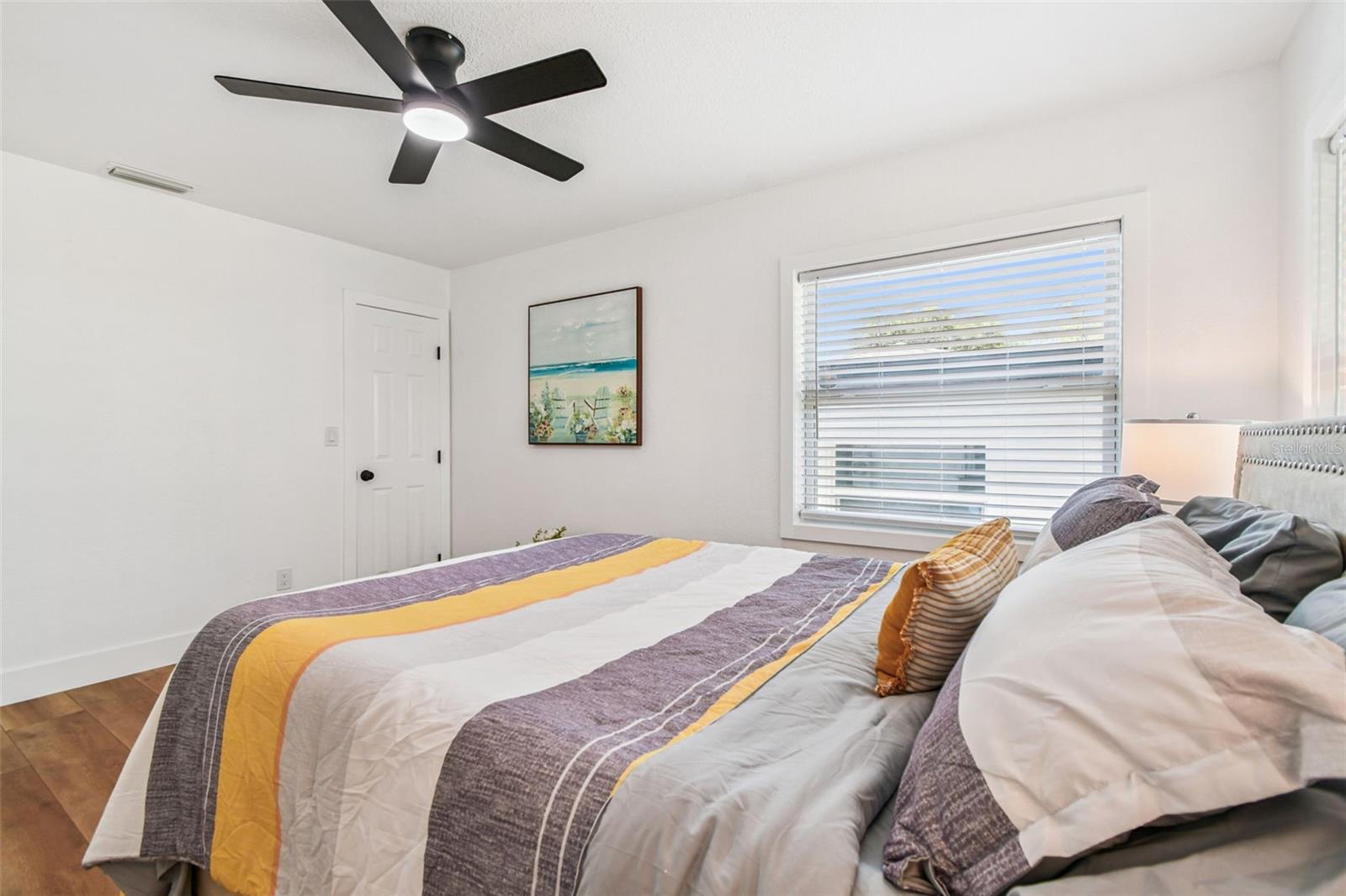 Image 37 of 81 For 4657 5th Avenue N