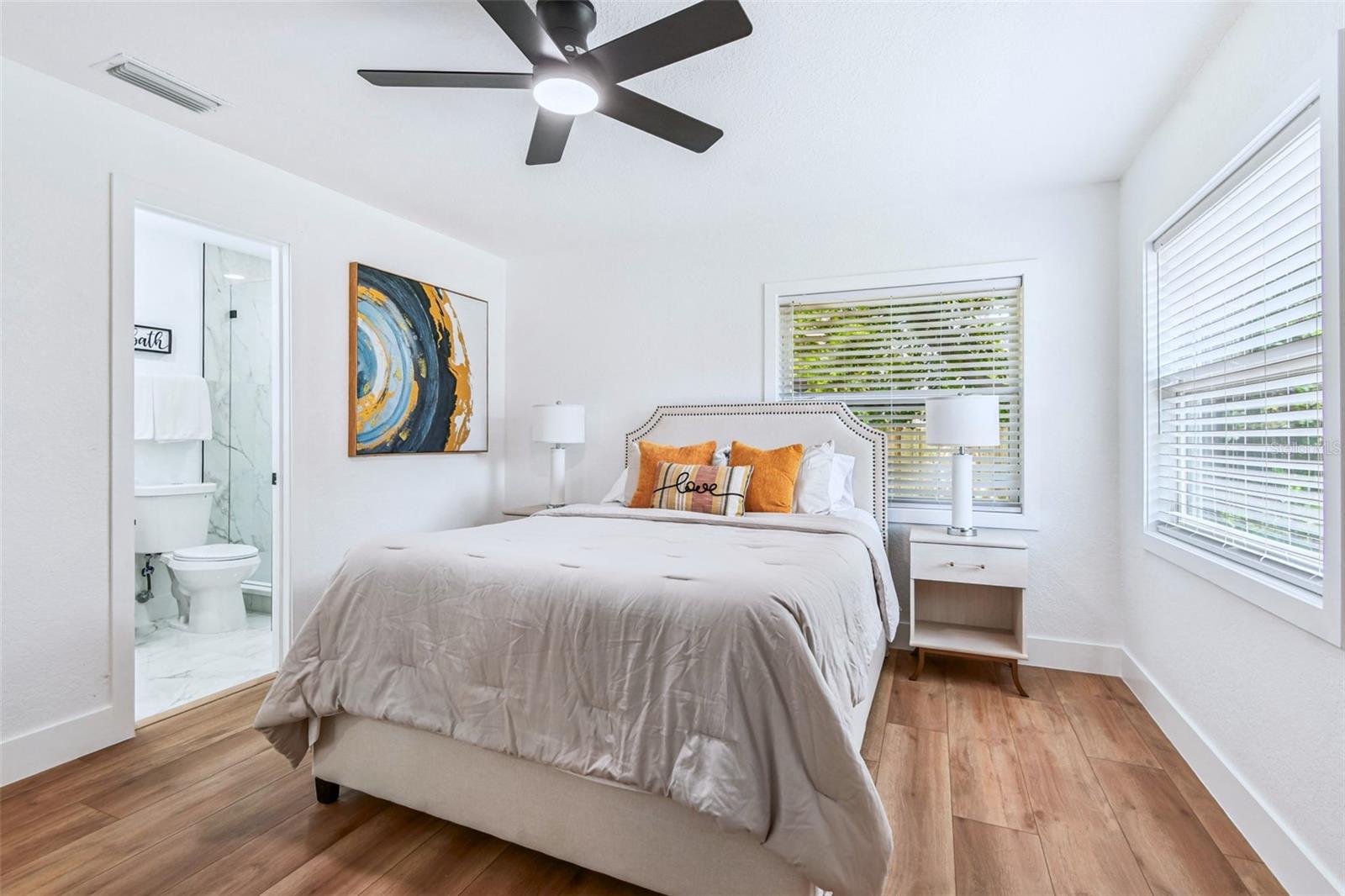Image 41 of 81 For 4657 5th Avenue N