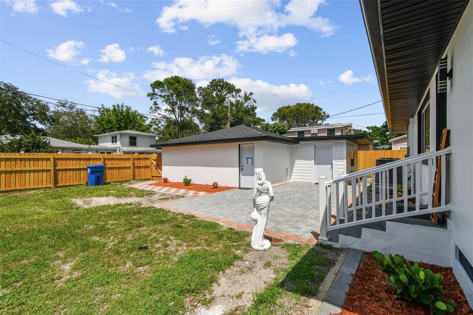 Image 65 of 81 For 4657 5th Avenue N