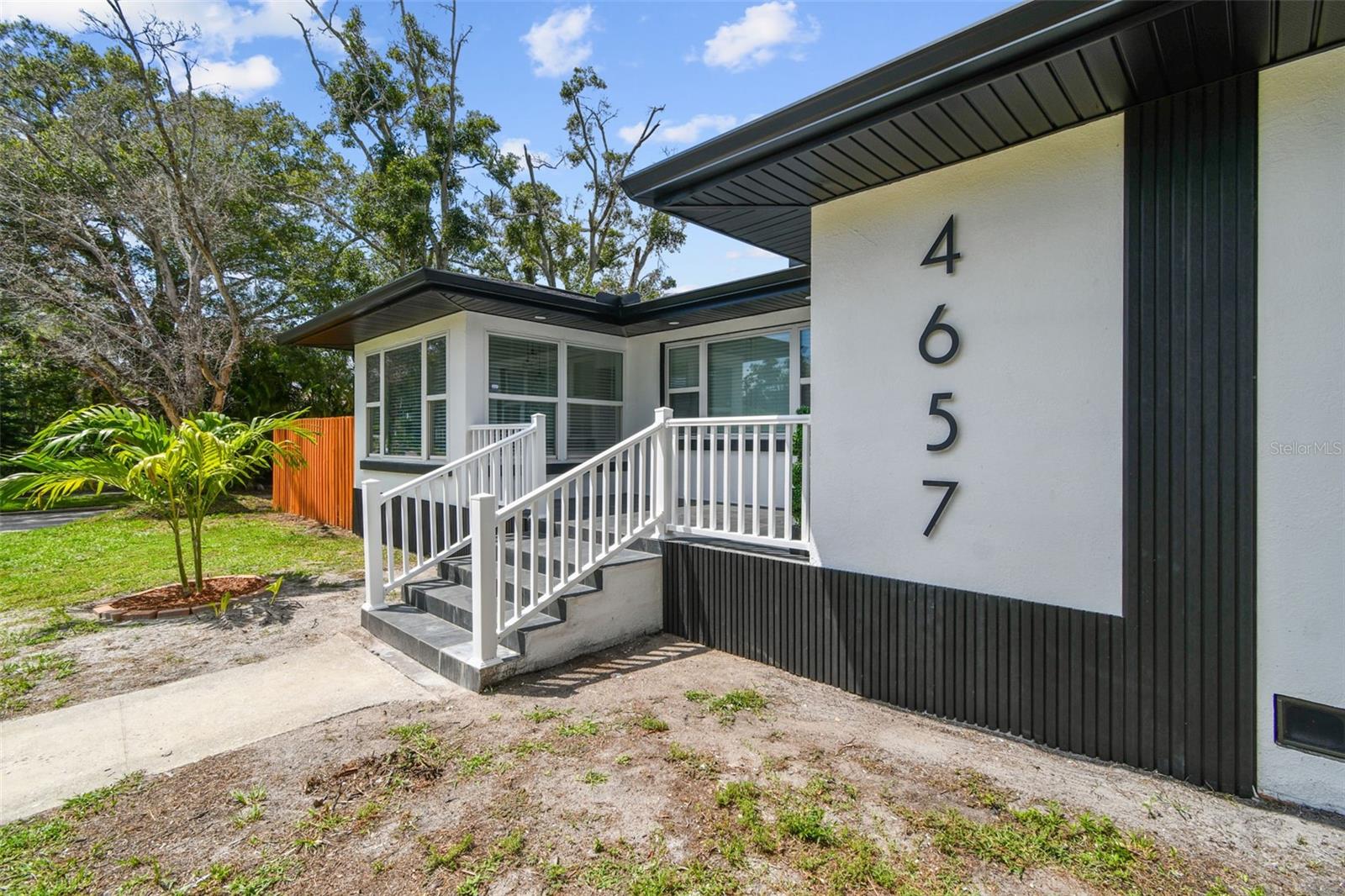 Image 8 of 81 For 4657 5th Avenue N
