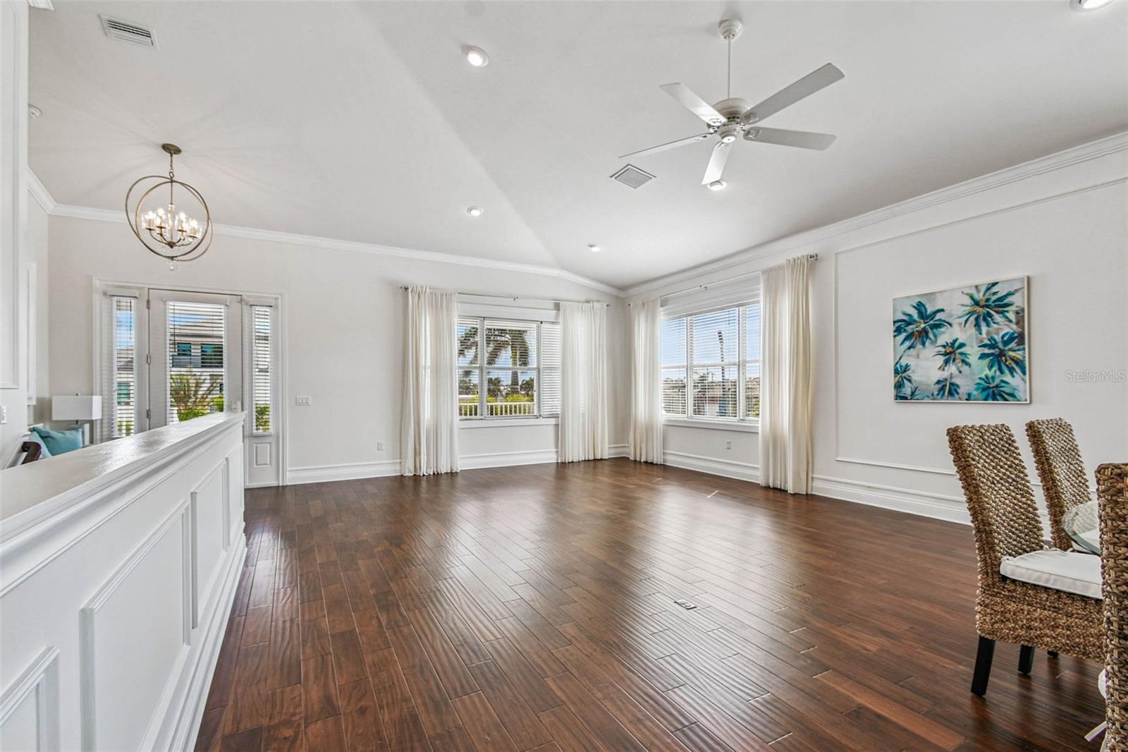 Image 27 of 73 For 109 15th Street