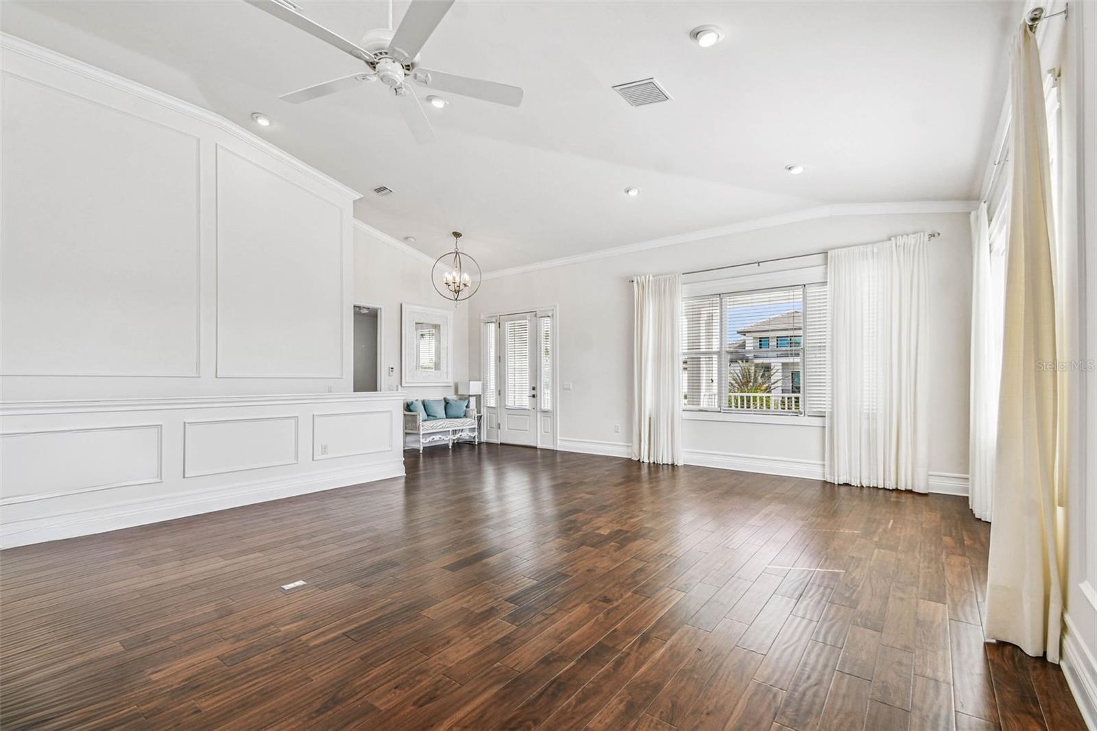 Image 36 of 73 For 109 15th Street