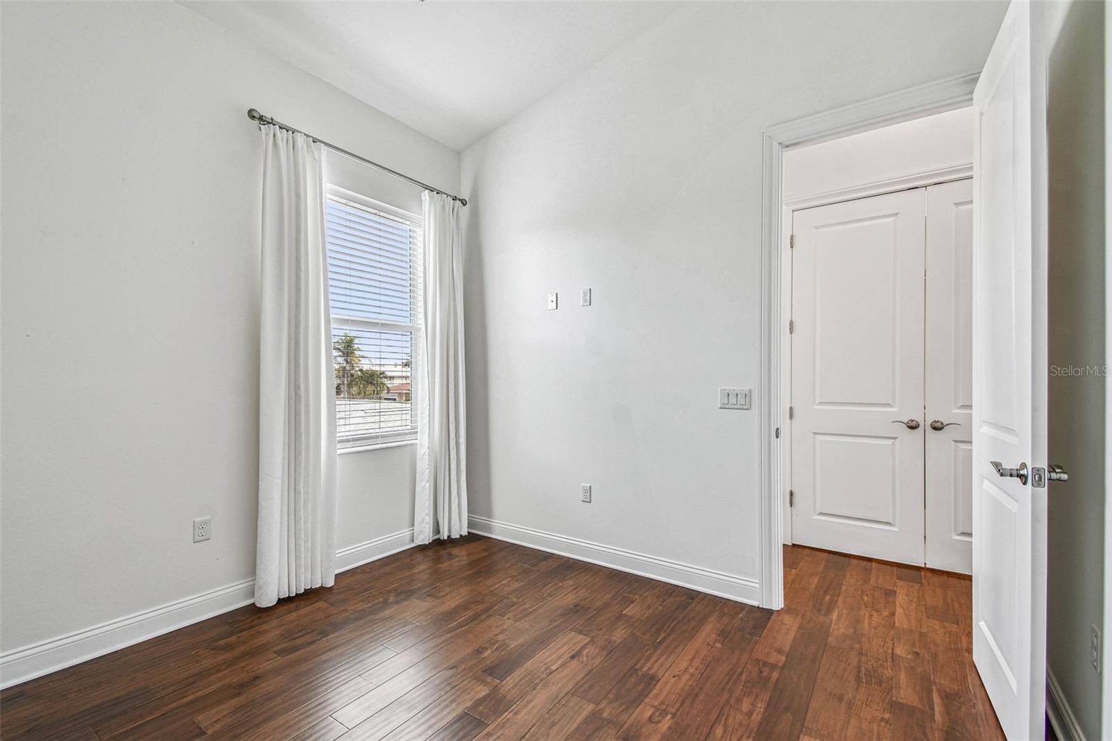 Image 52 of 73 For 109 15th Street
