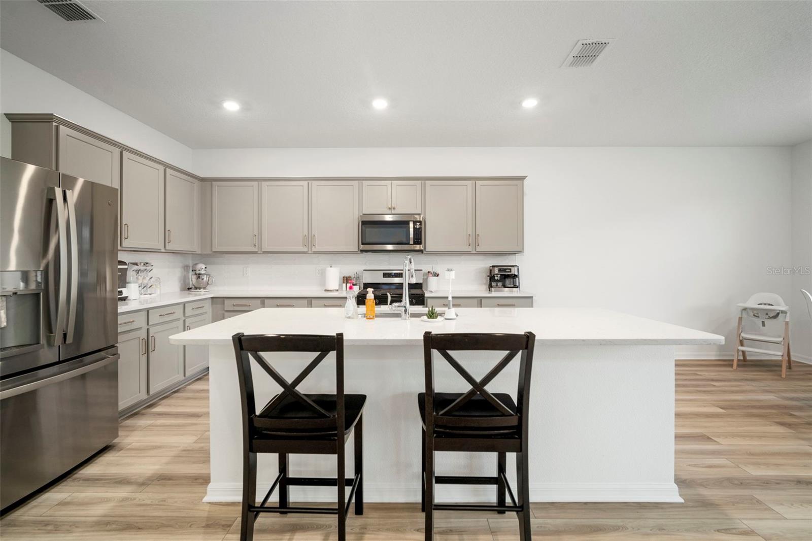 Listing photo id 9 for 3886 Maple Bay Lane