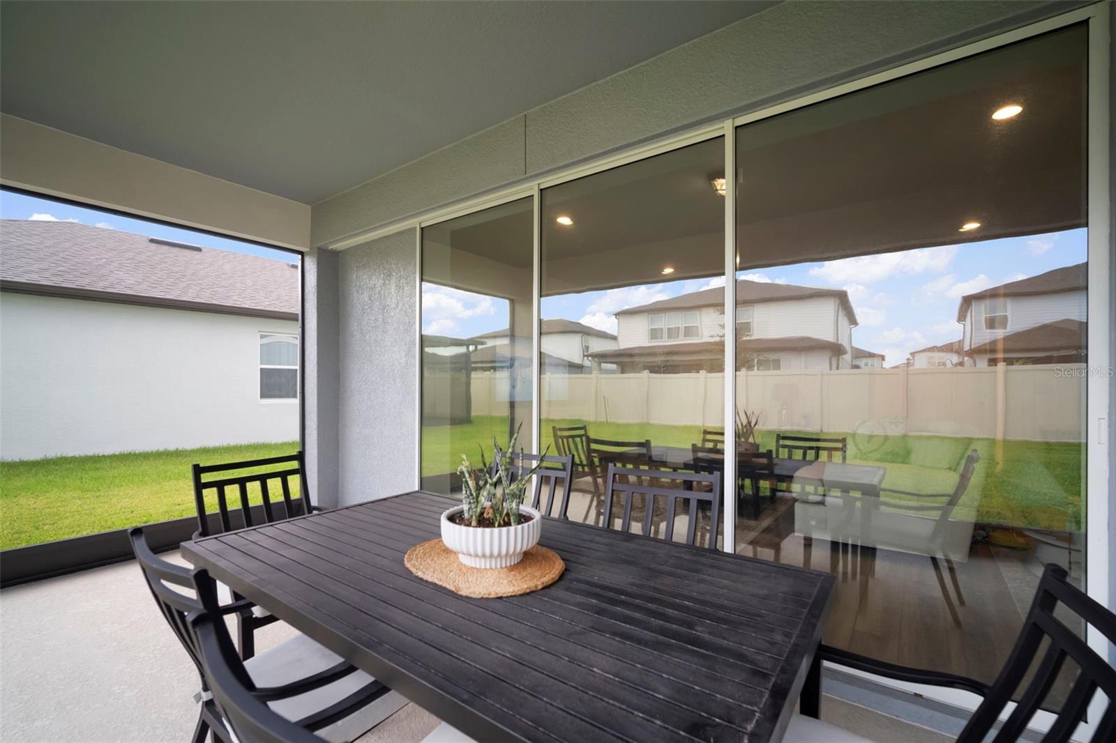 Listing photo id 21 for 3886 Maple Bay Lane