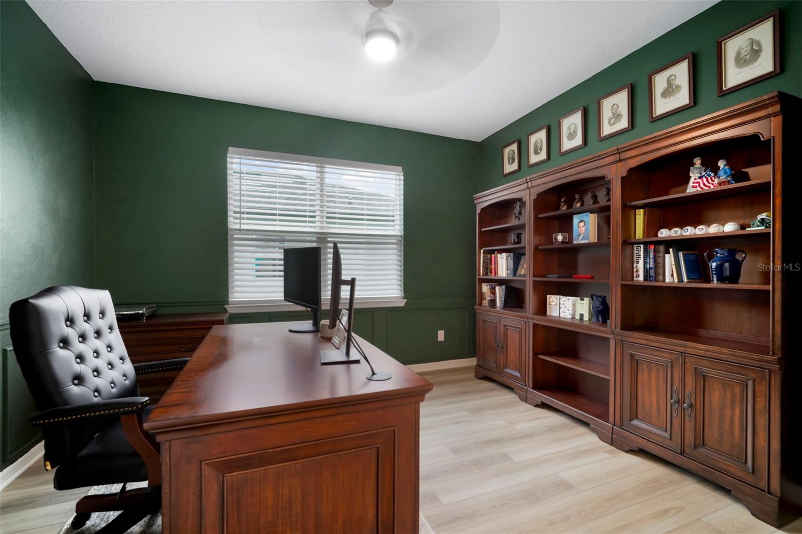 Listing photo id 25 for 3886 Maple Bay Lane