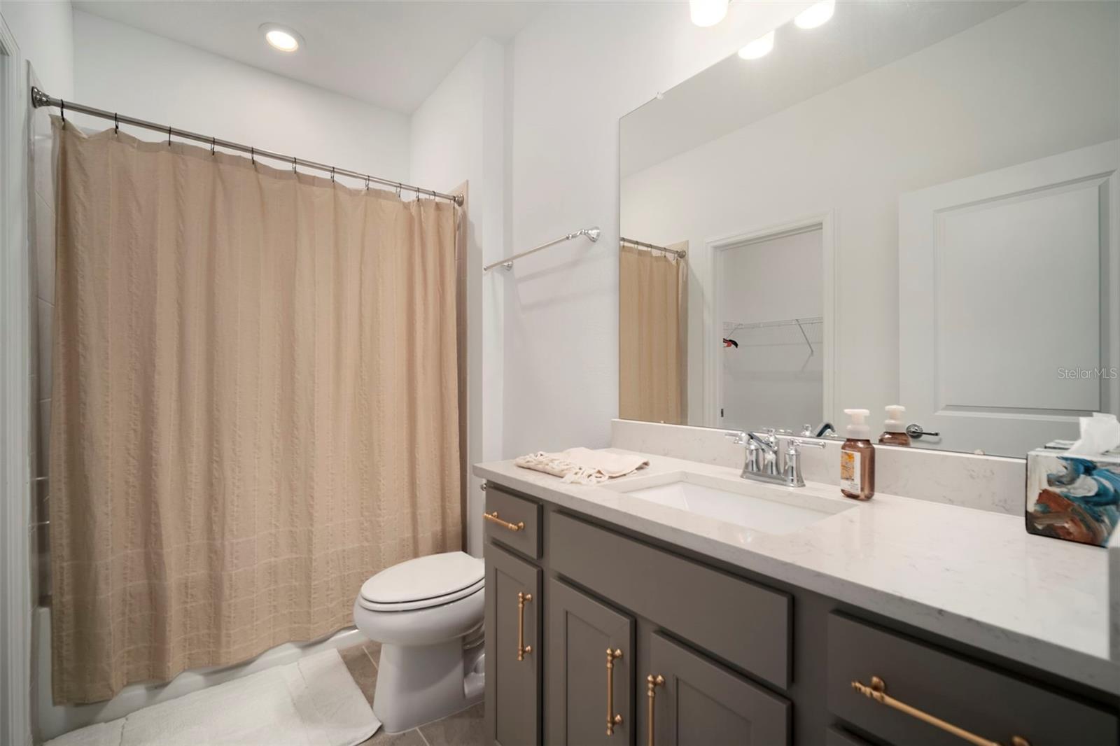 Listing photo id 30 for 3886 Maple Bay Lane