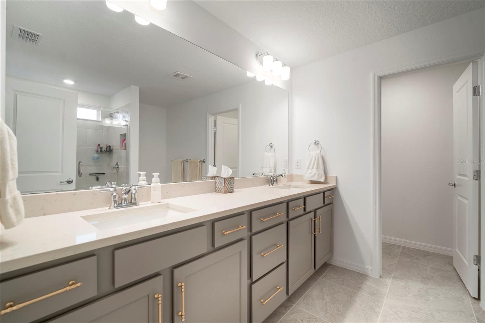 Listing photo id 42 for 3886 Maple Bay Lane