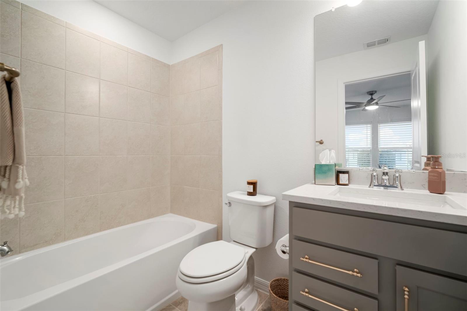 Listing photo id 51 for 3886 Maple Bay Lane