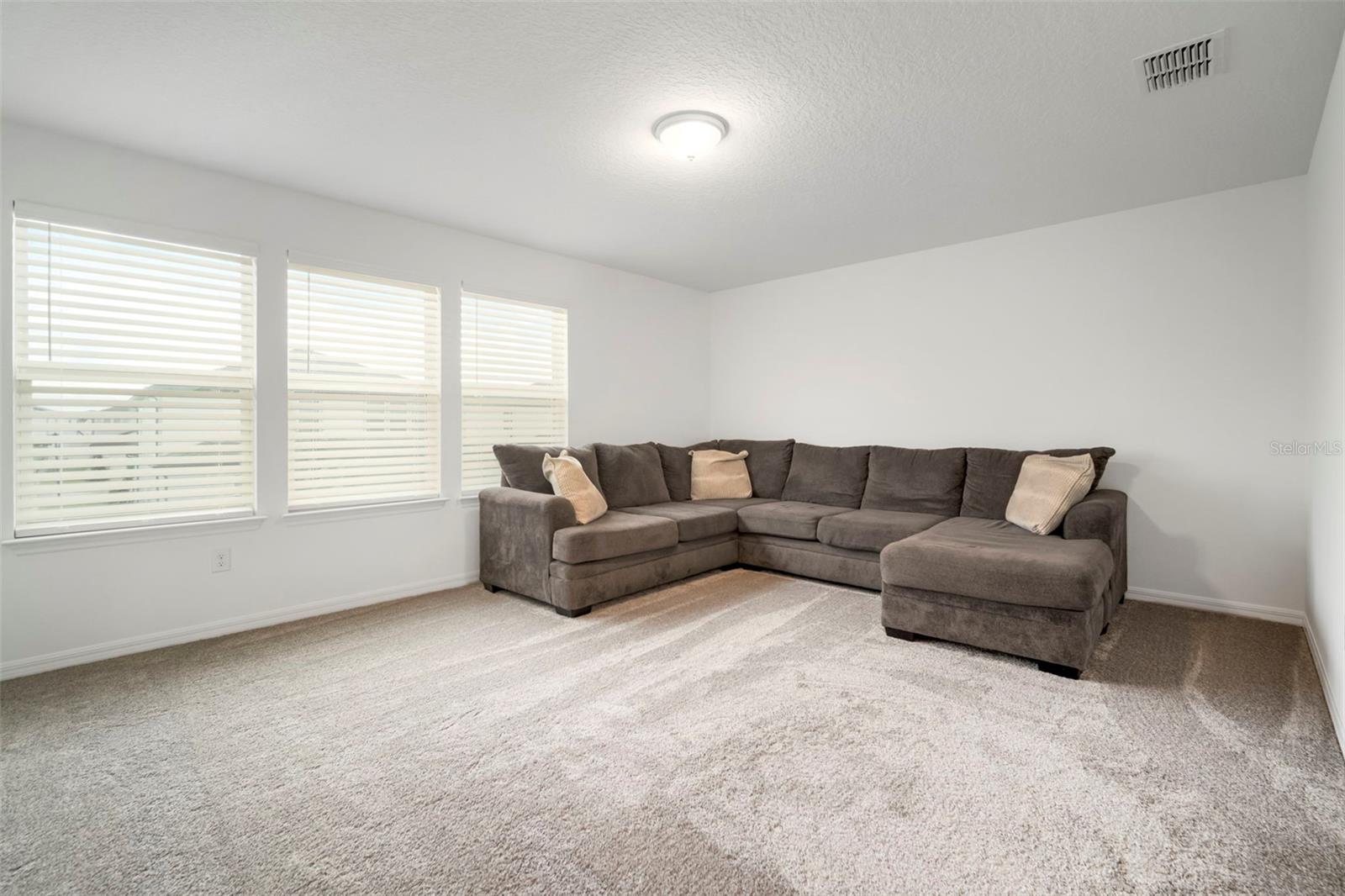 Listing photo id 55 for 3886 Maple Bay Lane