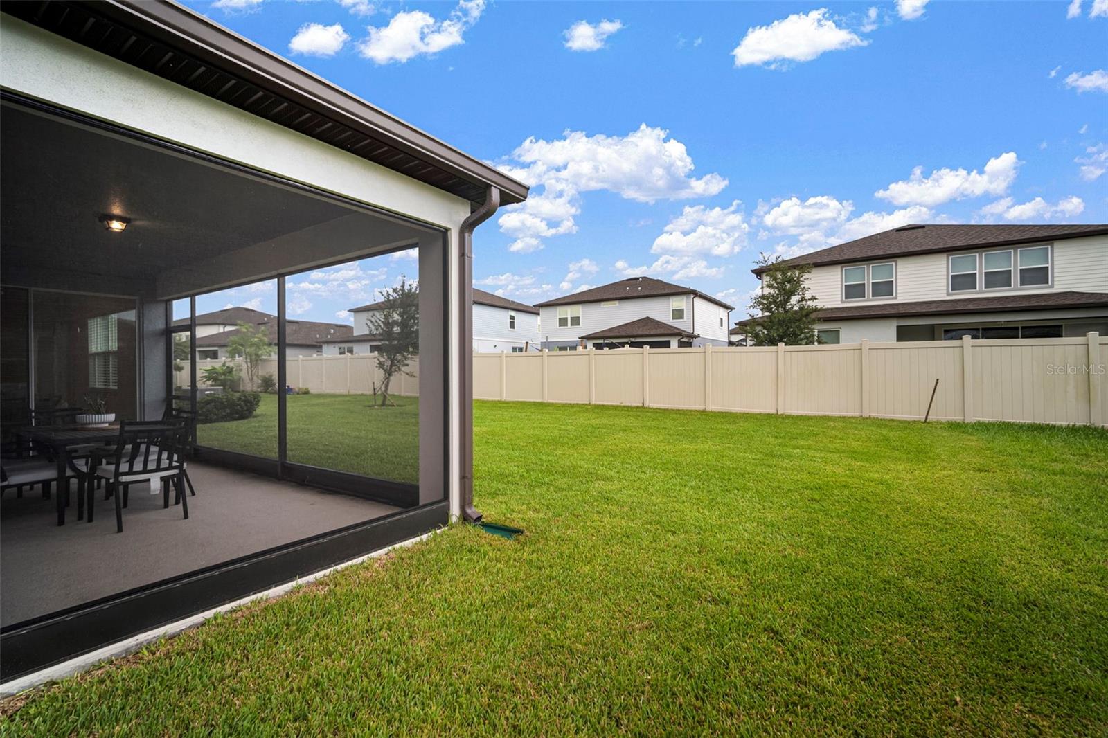 Listing photo id 66 for 3886 Maple Bay Lane