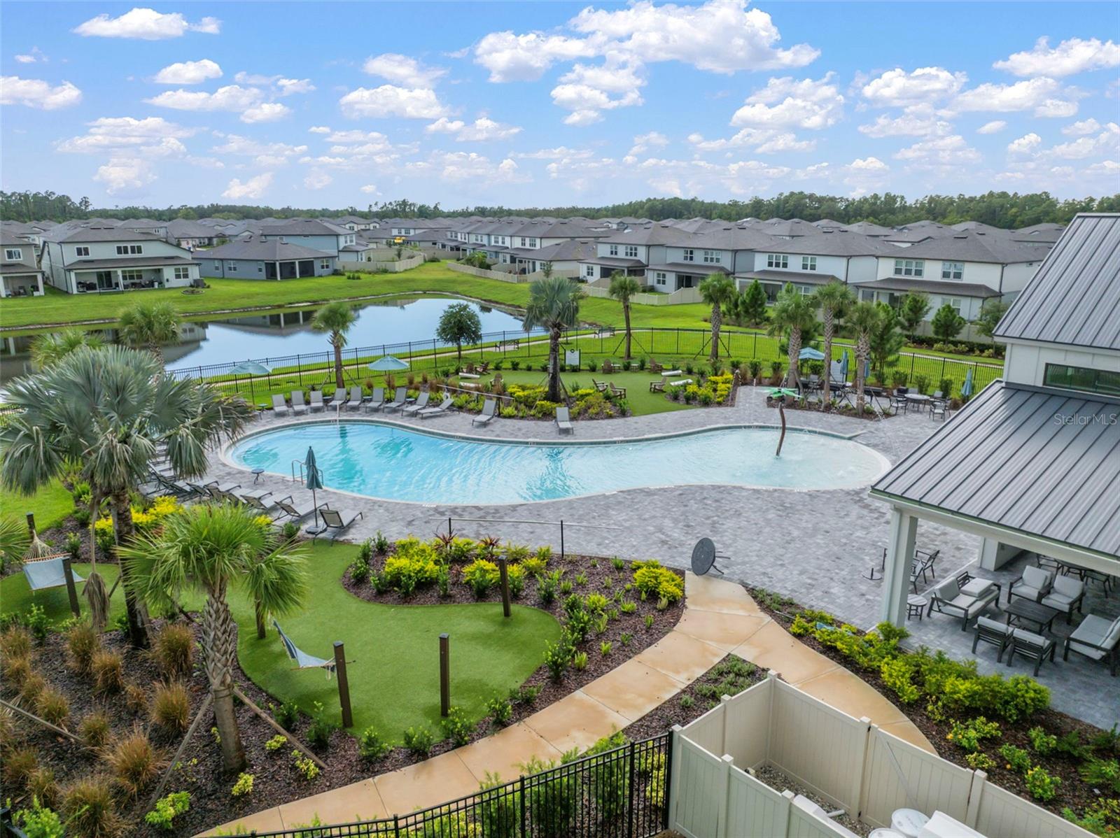 Listing photo id 85 for 3886 Maple Bay Lane