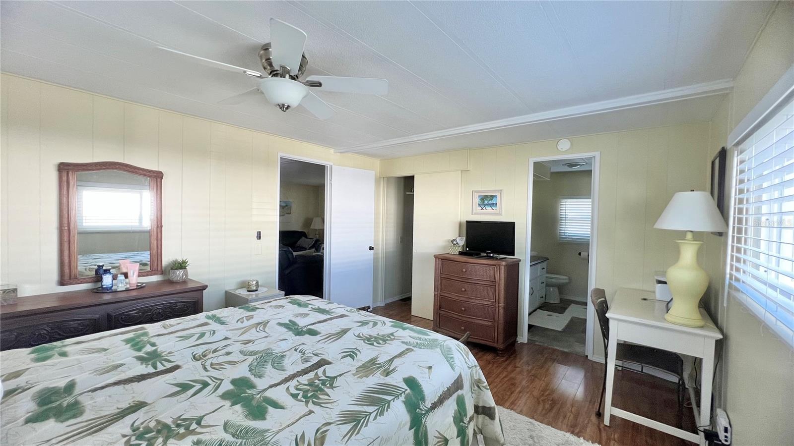 Image 27 of 72 For 1100 Belcher Road S 613