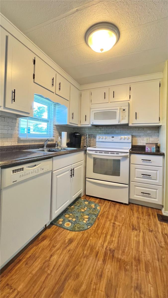 Image 34 of 72 For 1100 Belcher Road S 613