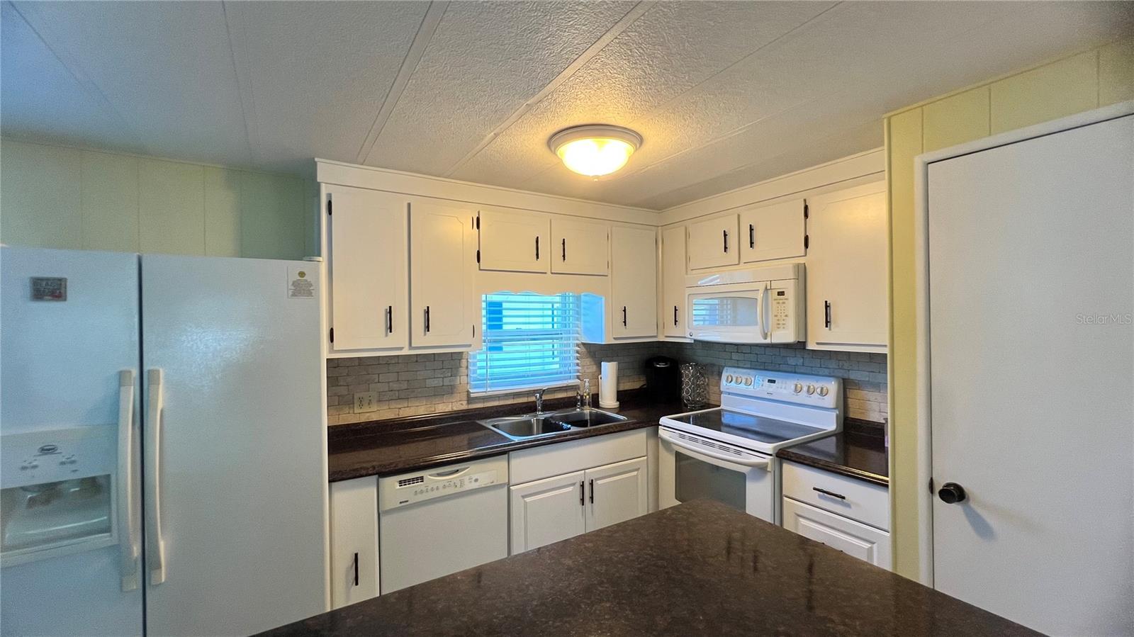Image 37 of 72 For 1100 Belcher Road S 613