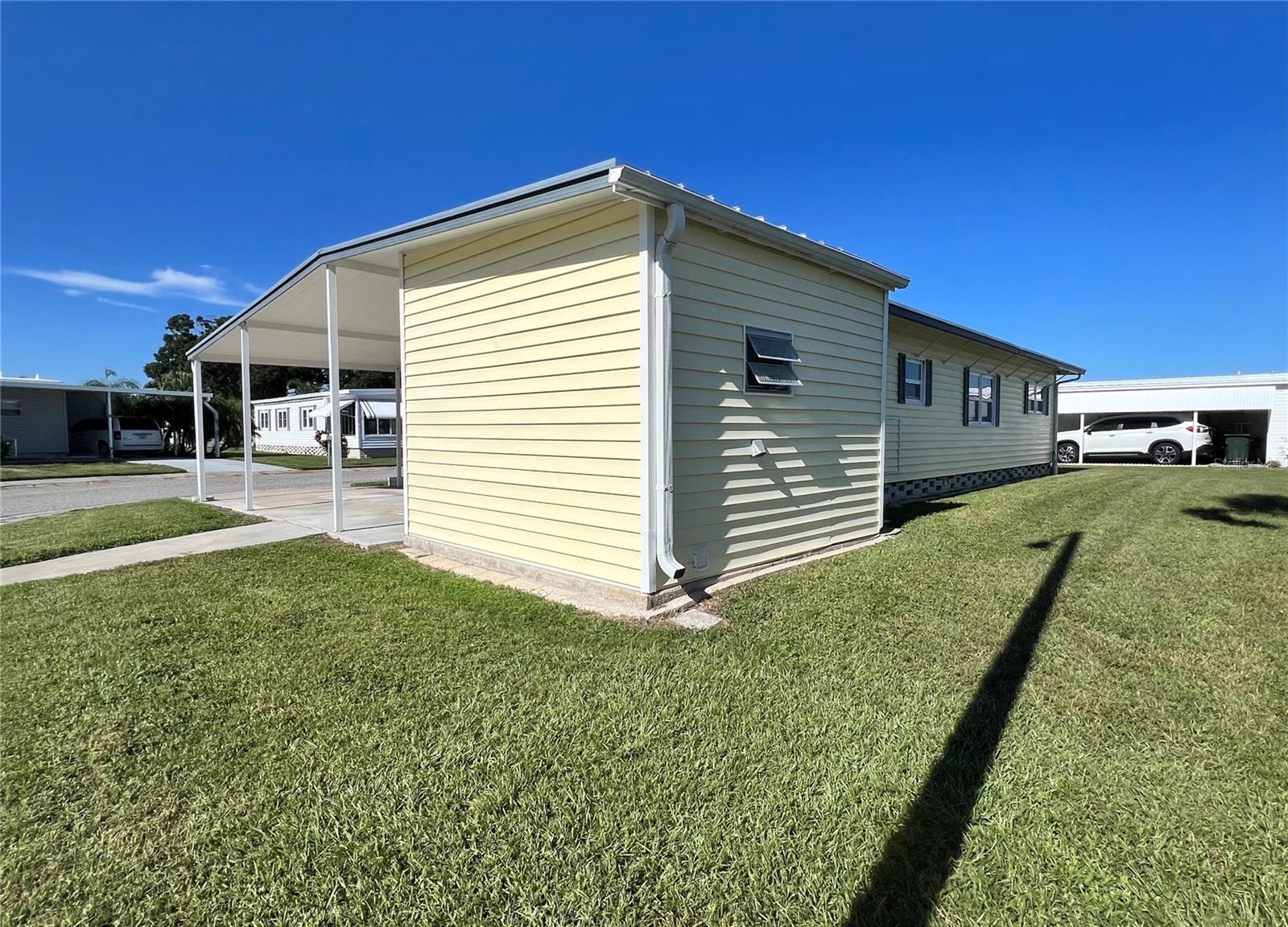 Image 6 of 72 For 1100 Belcher Road S 613