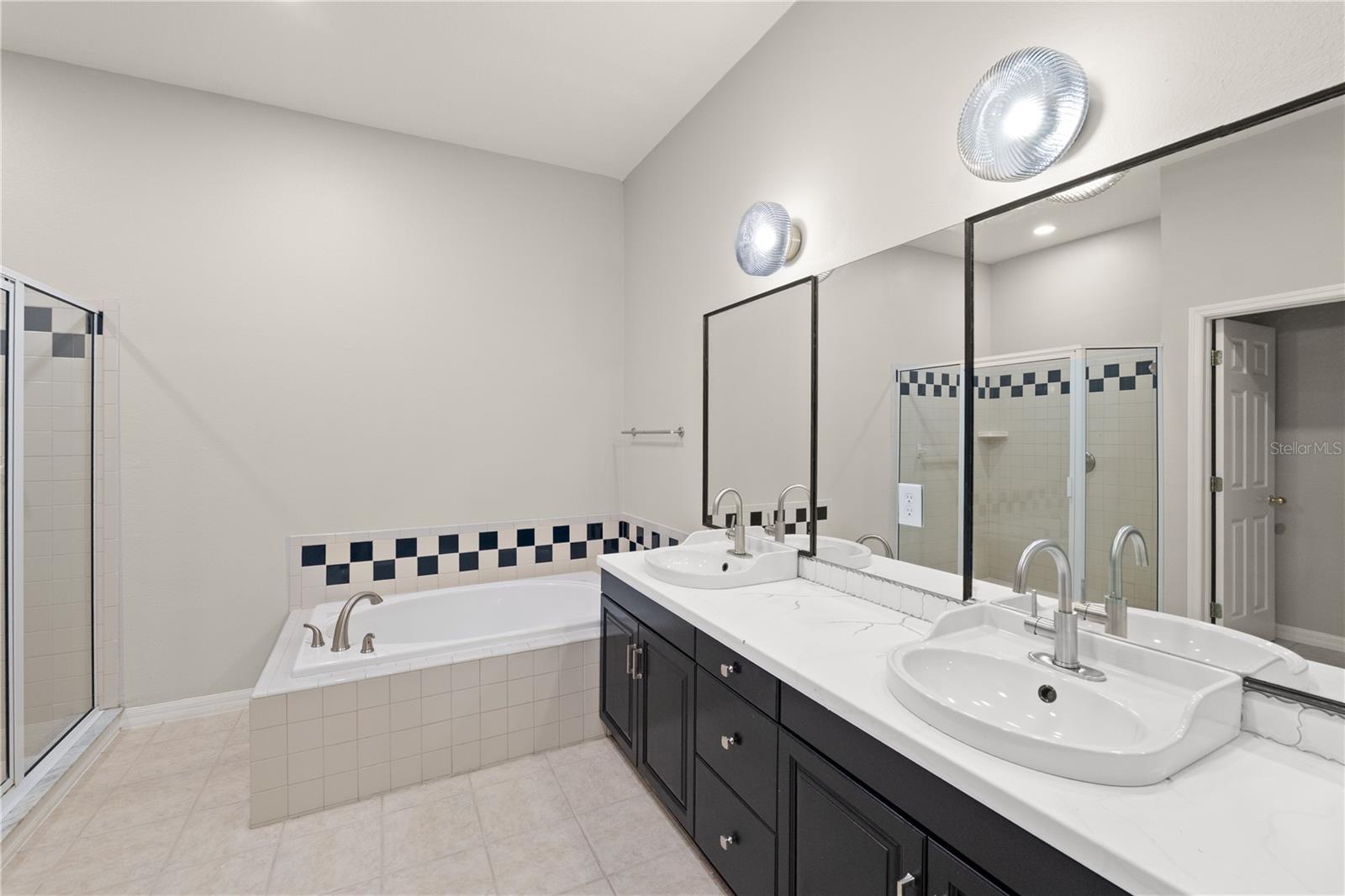 Image 6 of 18 For 16125 Craigend Place