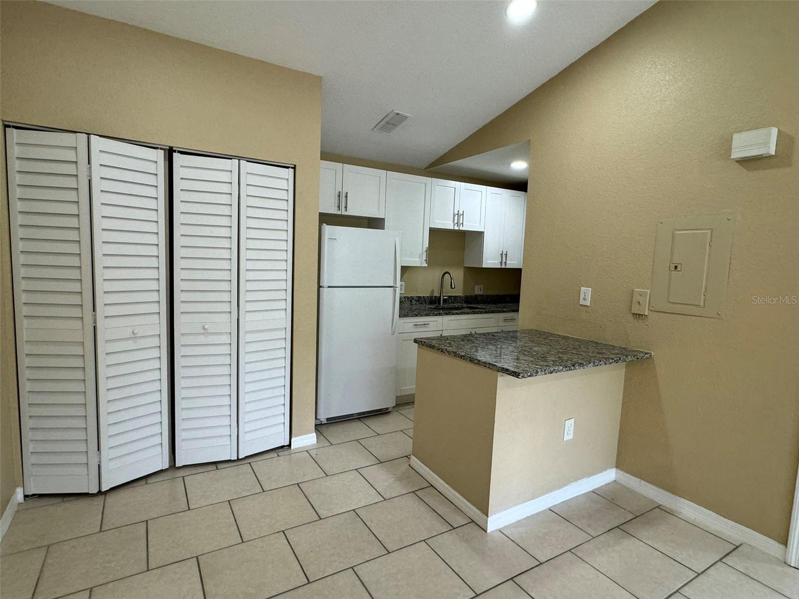 Image 5 of 18 For 9248 Lake Chase Island Way 9248