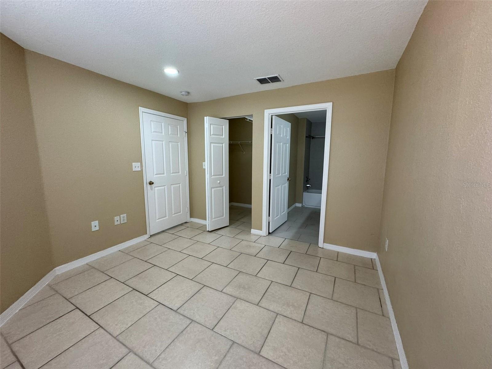 Image 8 of 18 For 9248 Lake Chase Island Way 9248