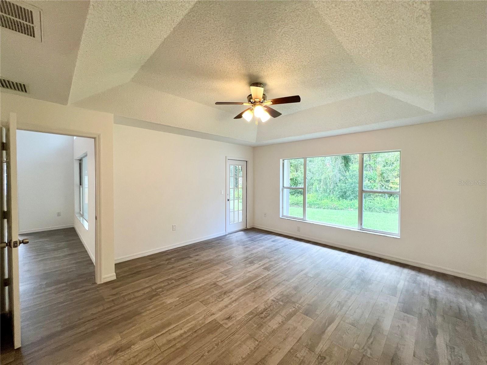 Listing photo id 20 for 1435 Stroud Court