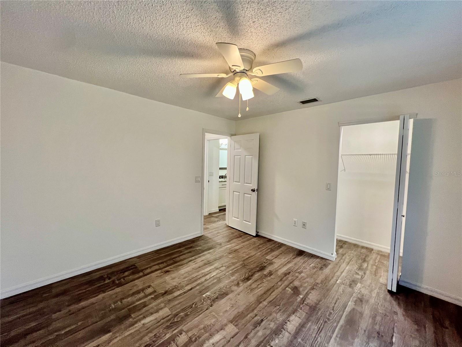 Listing photo id 25 for 1435 Stroud Court