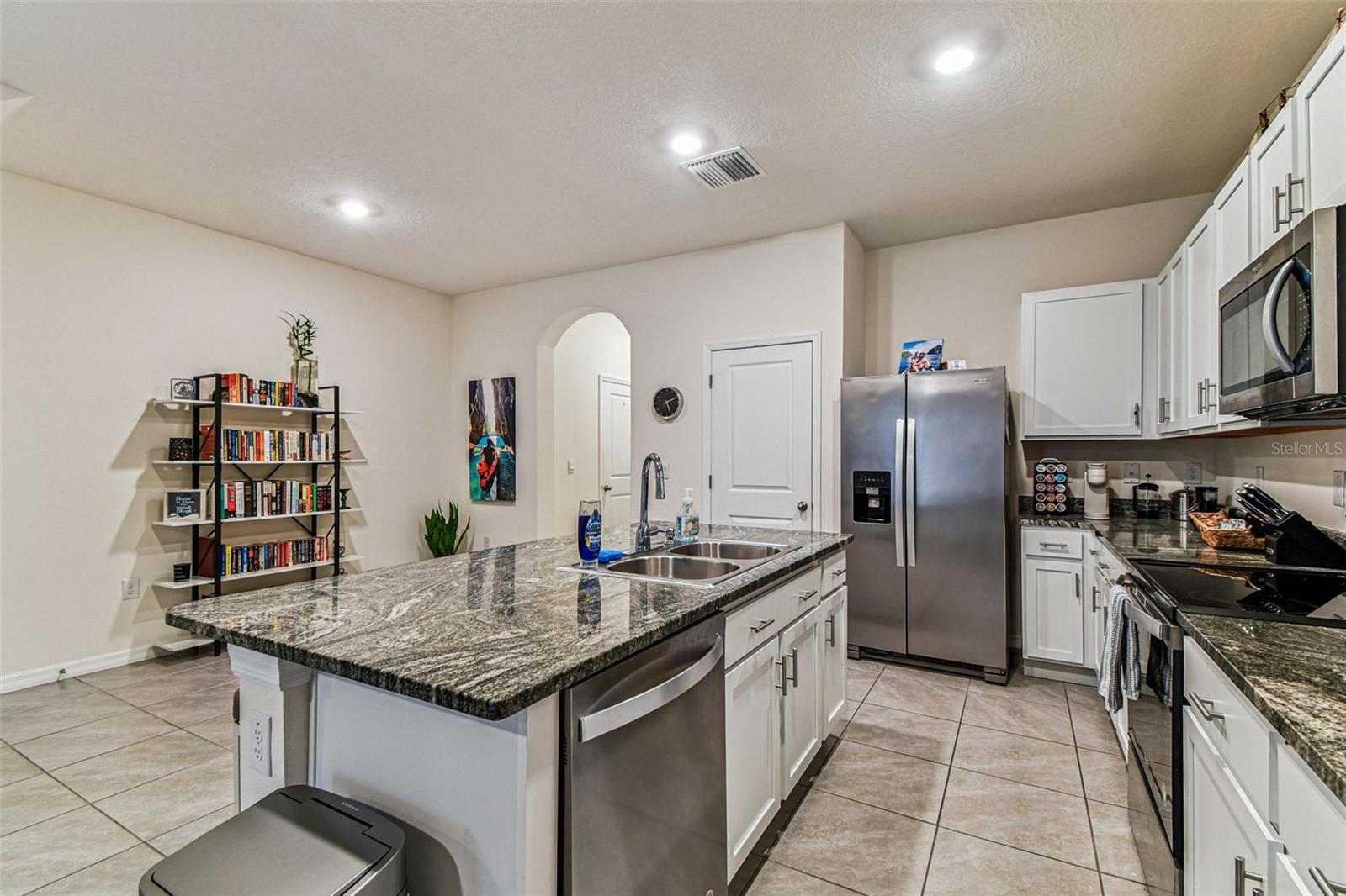 Image 12 of 51 For 2893 Suncoast Plains Drive