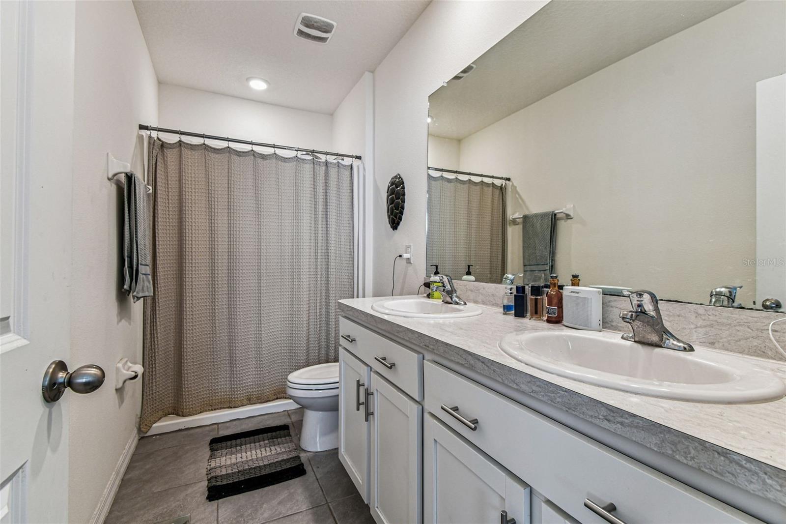 Image 20 of 51 For 2893 Suncoast Plains Drive