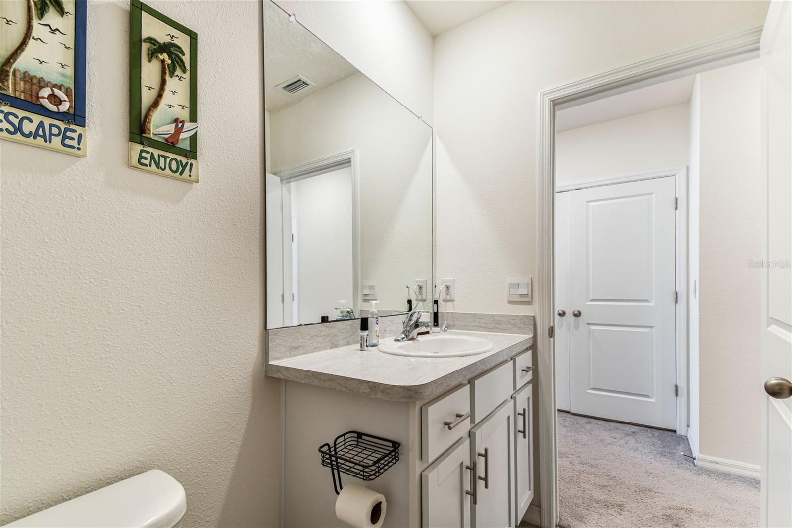 Image 25 of 51 For 2893 Suncoast Plains Drive
