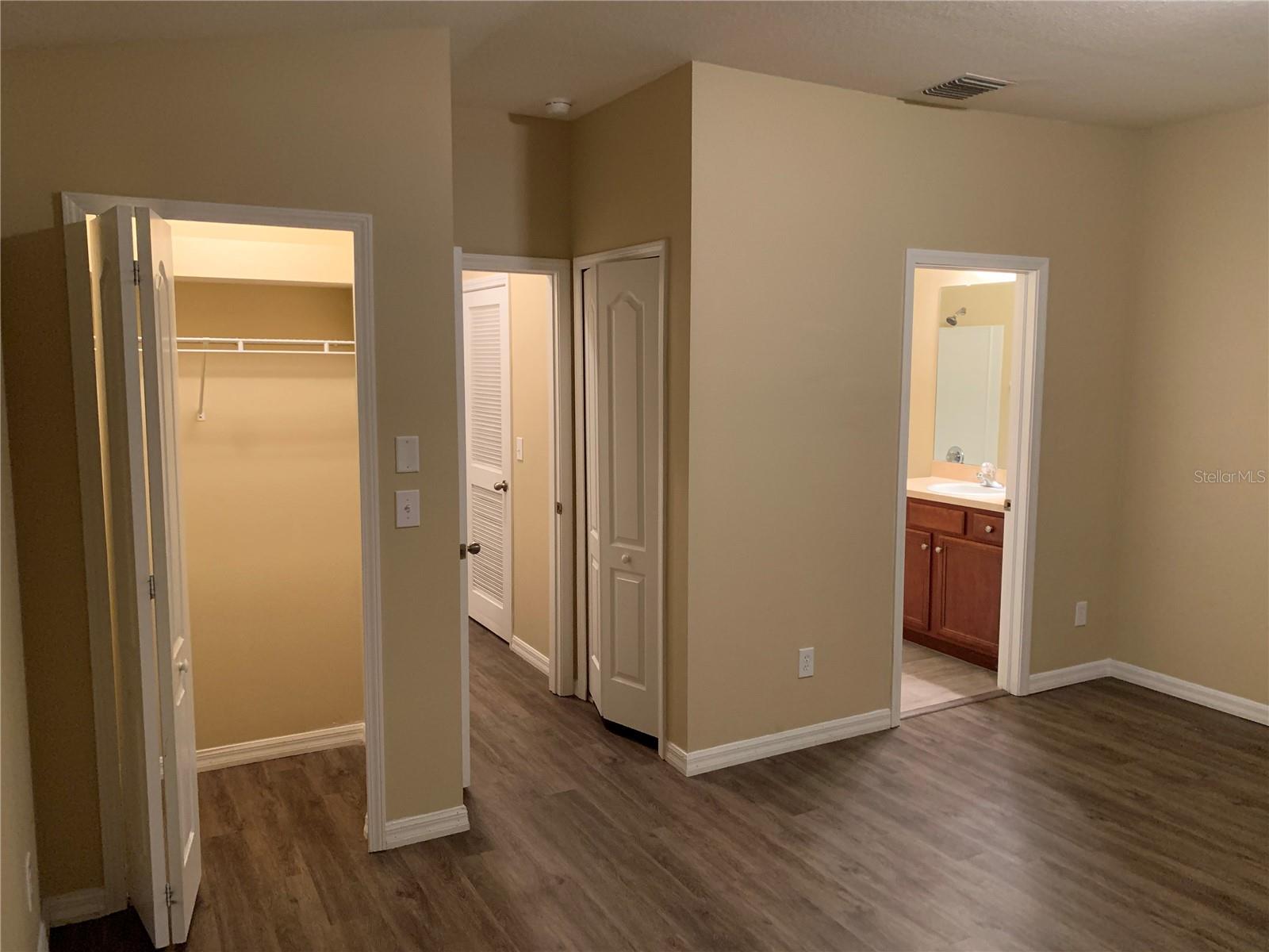 Image 10 of 23 For 12355 Foxmoor Peak Drive