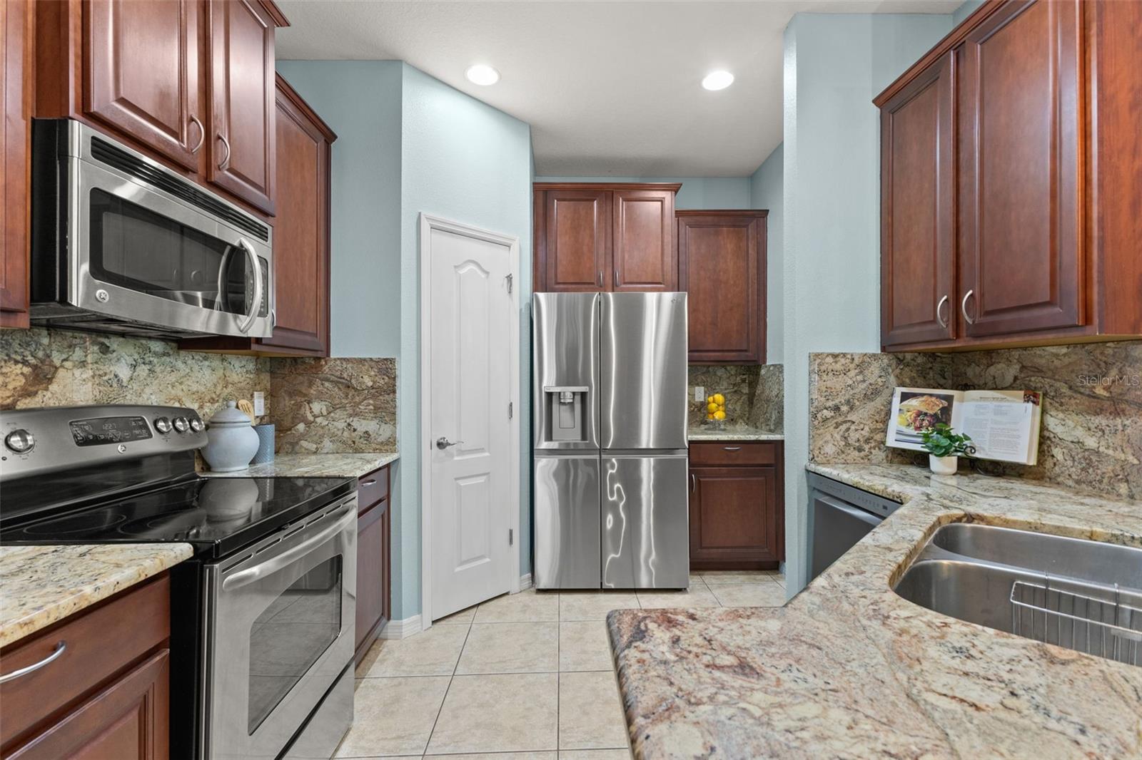 Image 18 of 50 For 8405 Blue Rock Drive