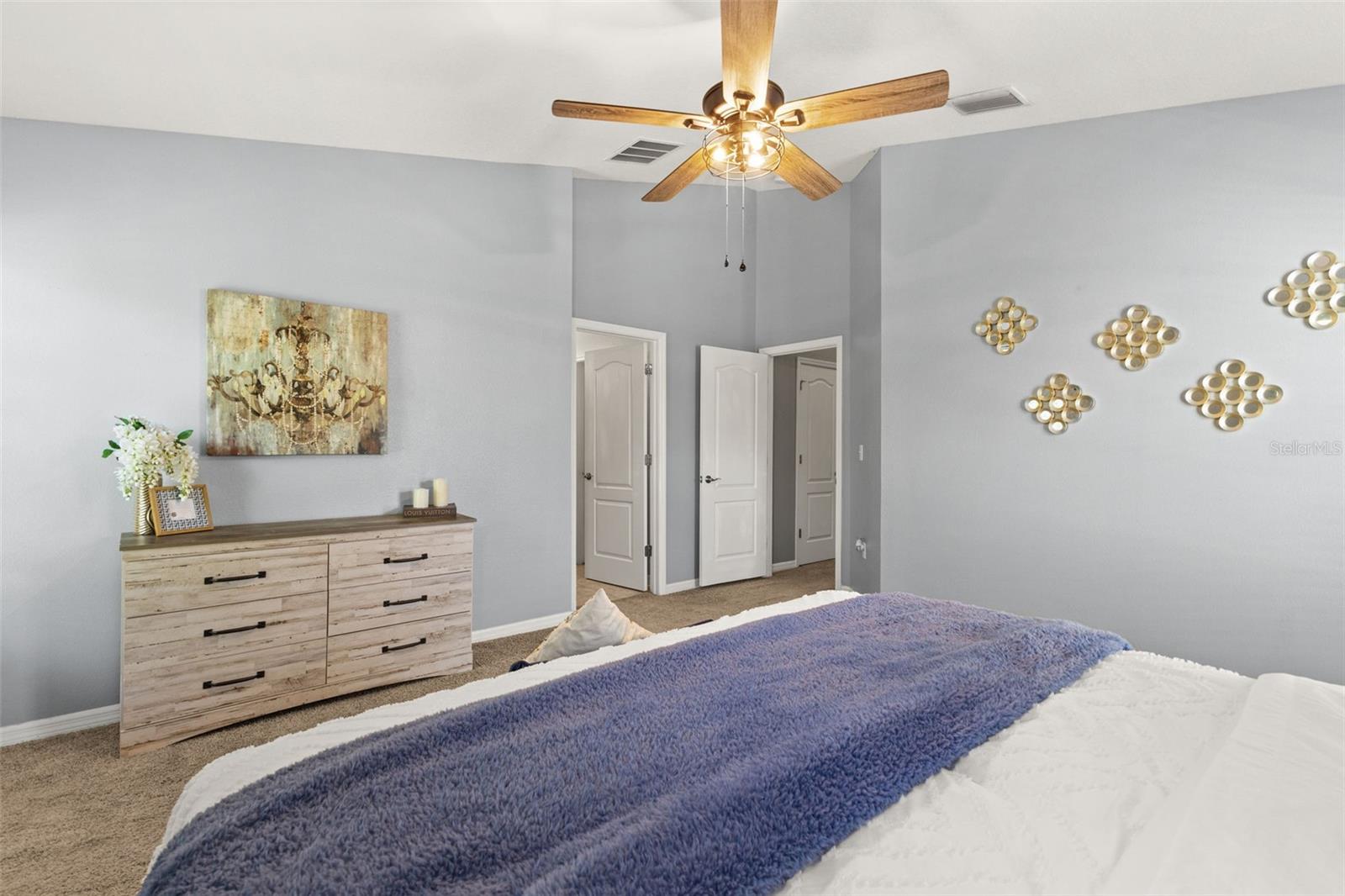 Image 23 of 50 For 8405 Blue Rock Drive