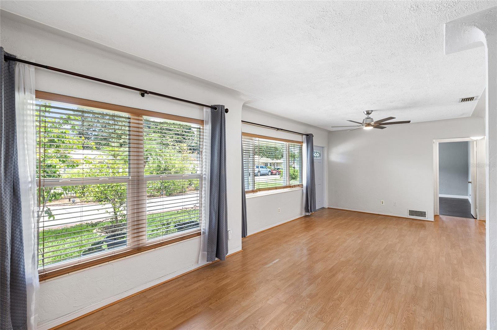 Image 8 of 28 For 4210 25th Avenue N