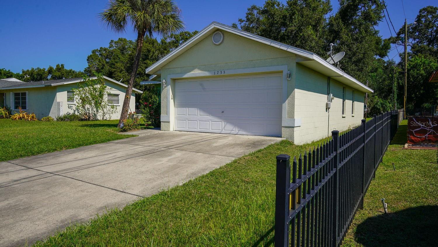 Image 2 of 18 For 1735 26th Avenue S