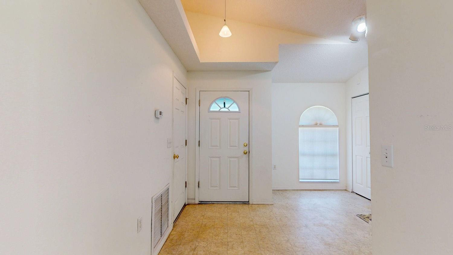 Image 3 of 18 For 1735 26th Avenue S