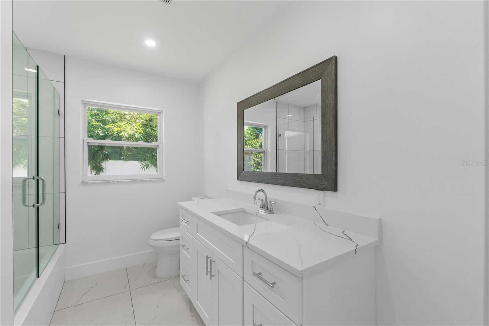 Listing photo id 30 for 2528 Columbus Way S