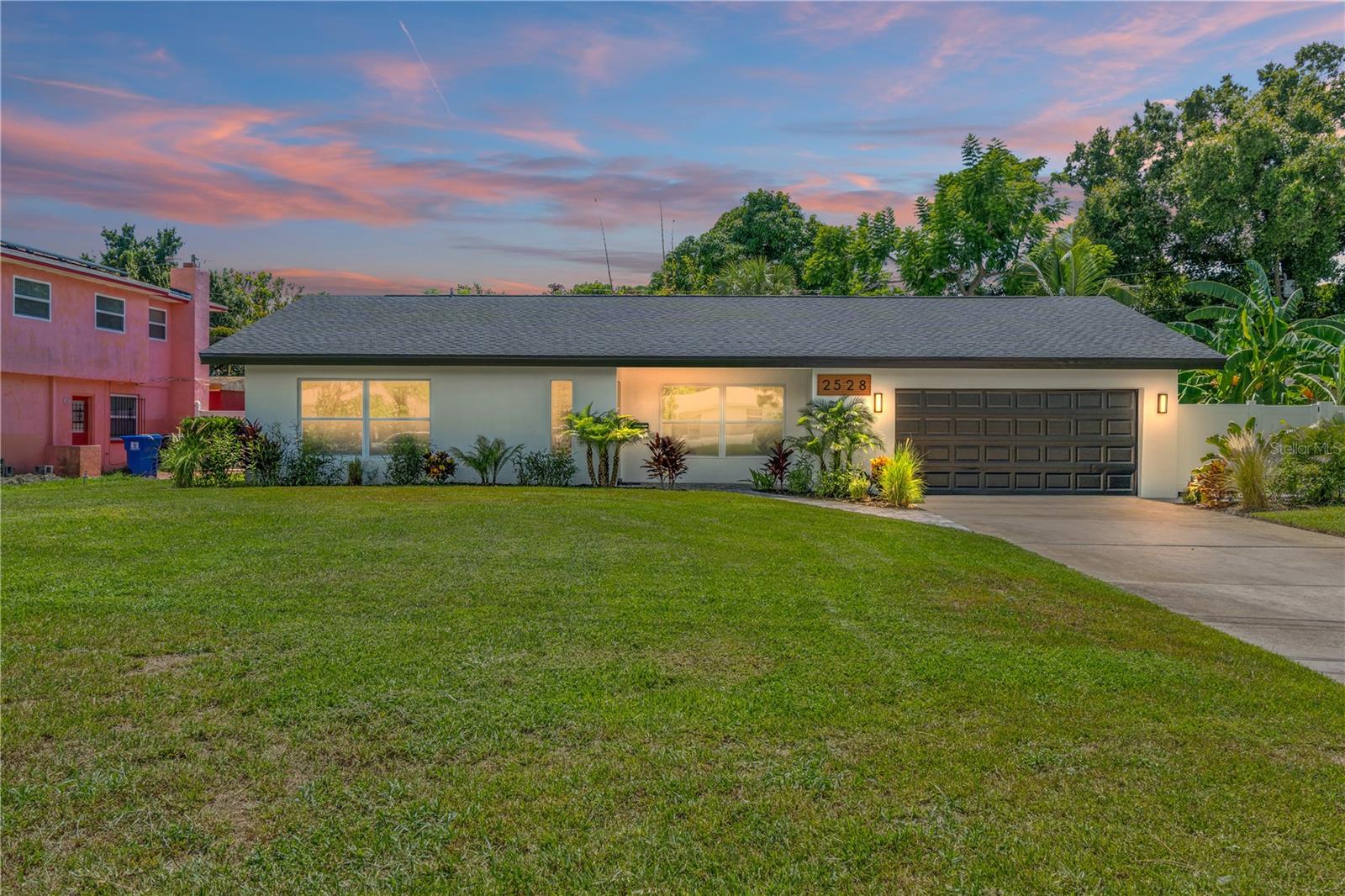 Listing photo id 58 for 2528 Columbus Way S