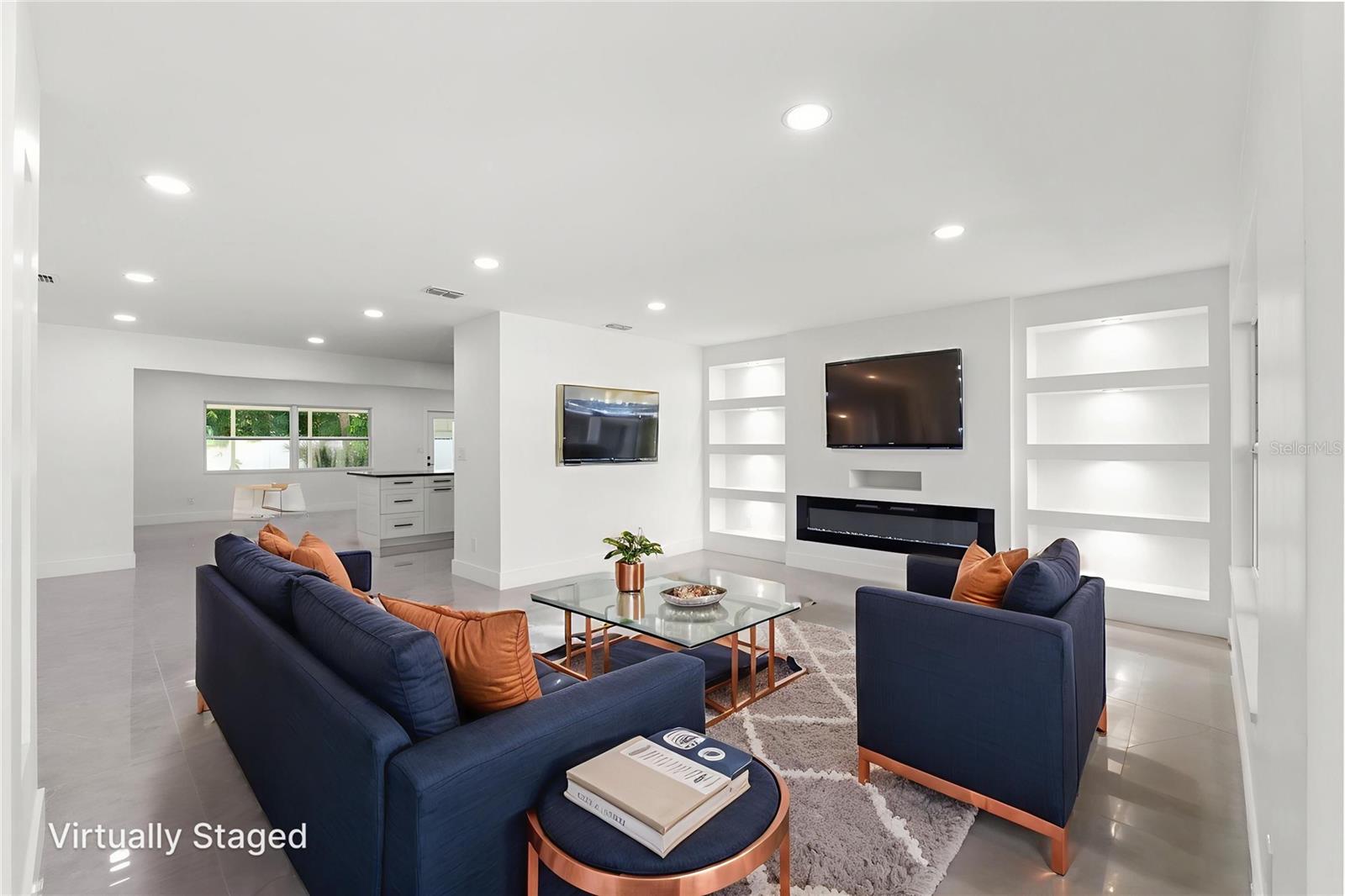 Listing photo id 5 for 2528 Columbus Way S