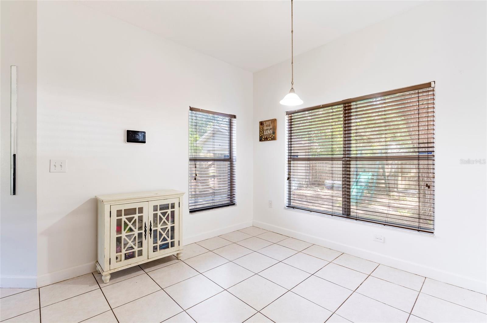 Image 12 of 25 For 8213 Klondyke Street