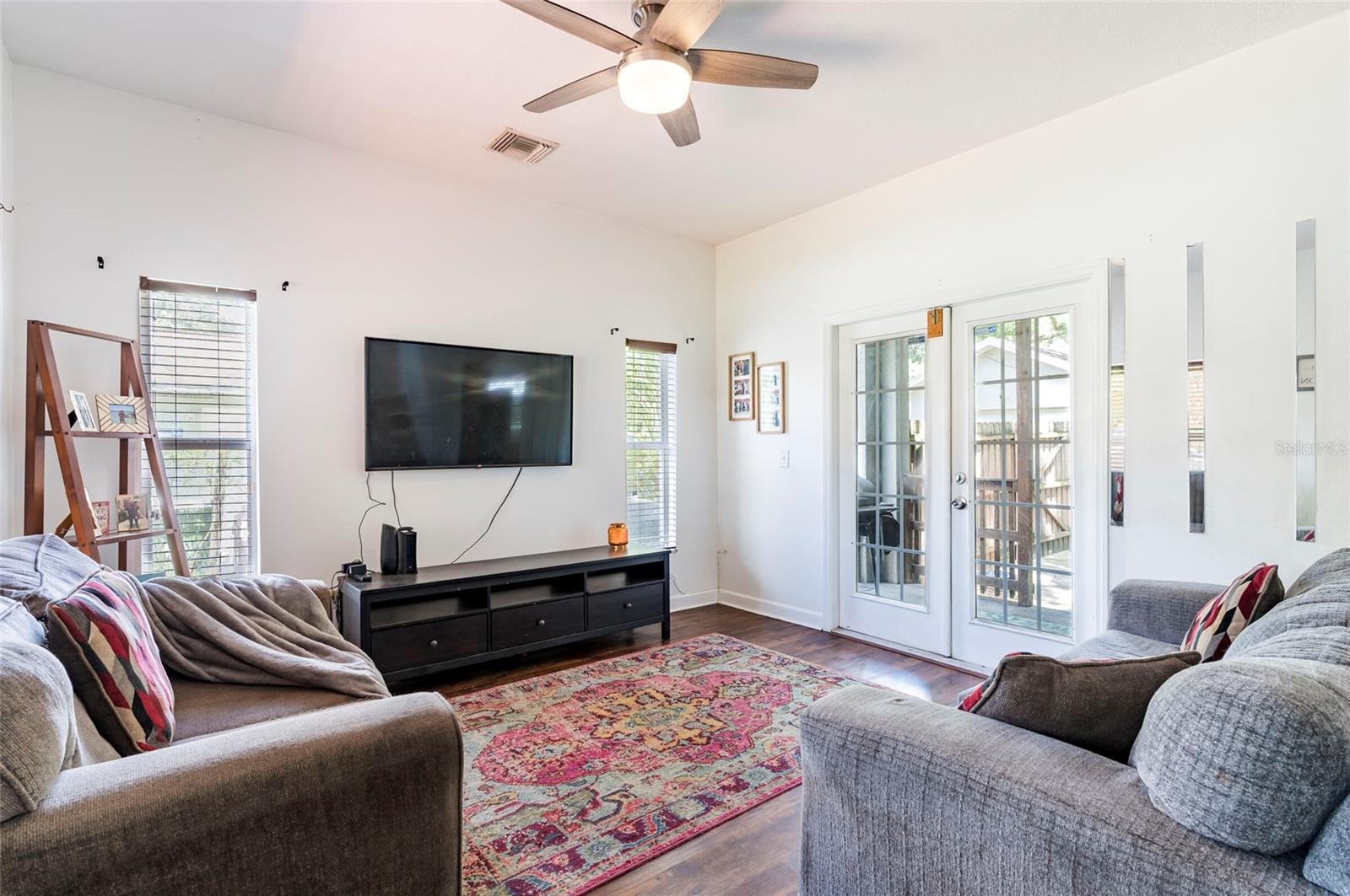 Image 6 of 25 For 8213 Klondyke Street