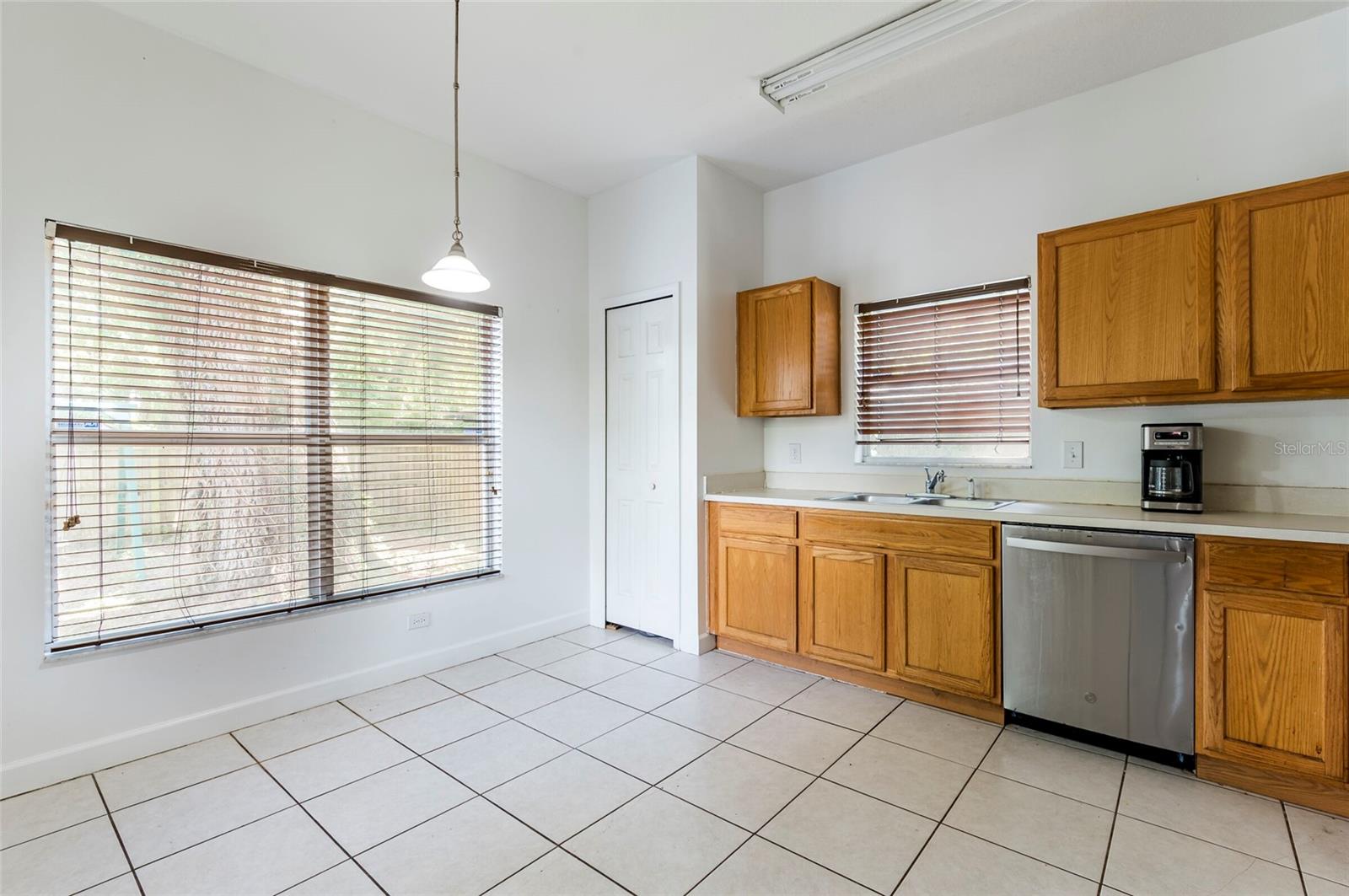 Image 9 of 25 For 8213 Klondyke Street