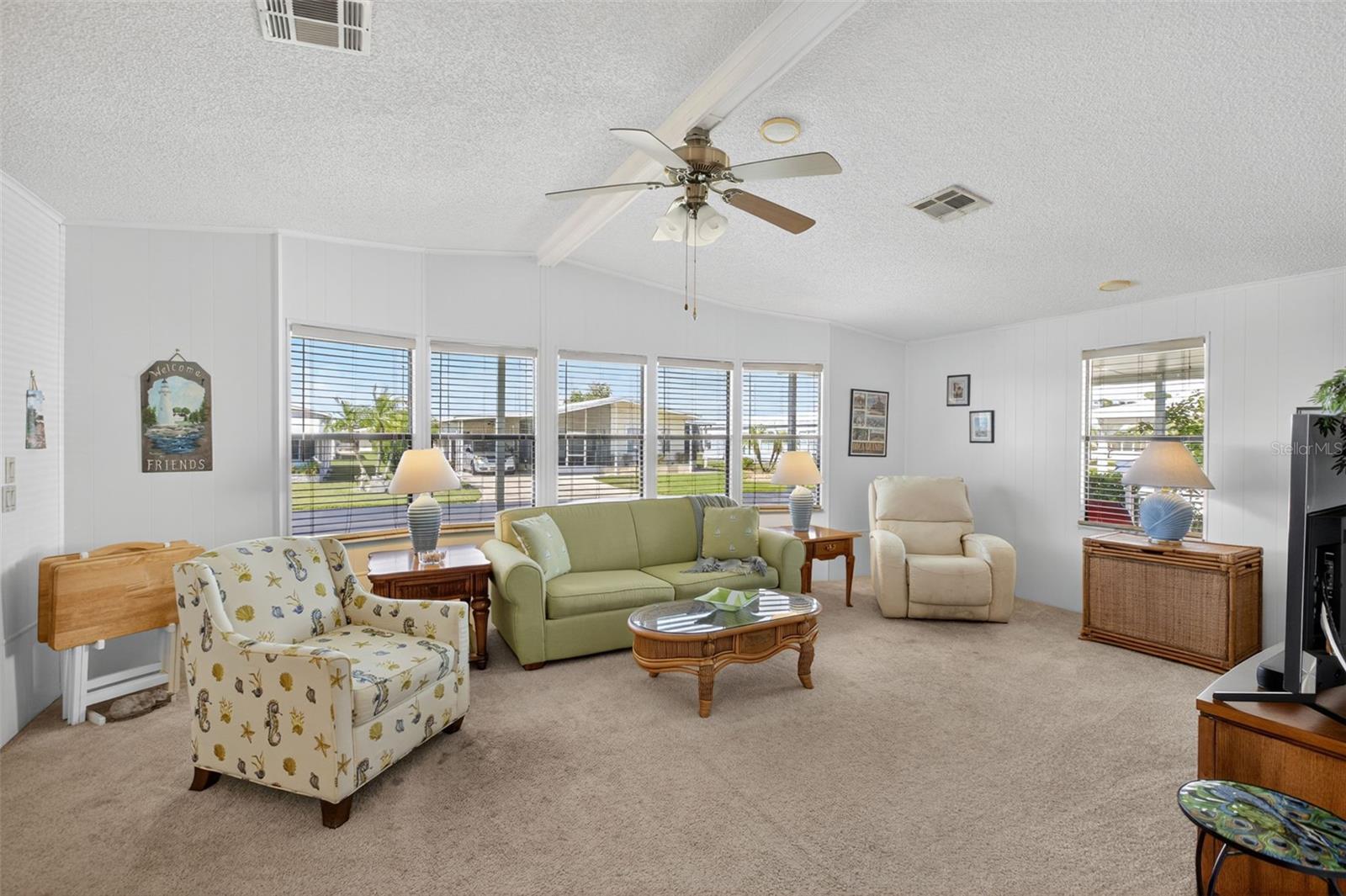 Image 14 of 85 For 905 Iglesia Drive