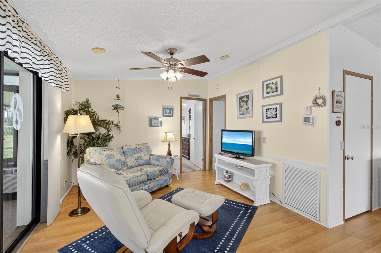 Image 18 of 85 For 905 Iglesia Drive