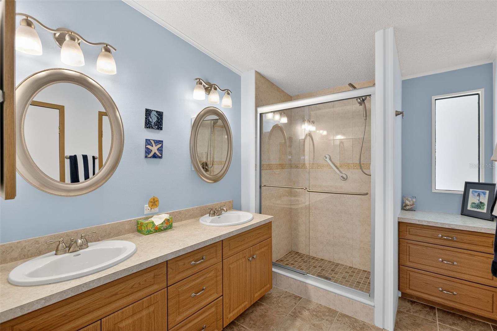 Image 25 of 85 For 905 Iglesia Drive