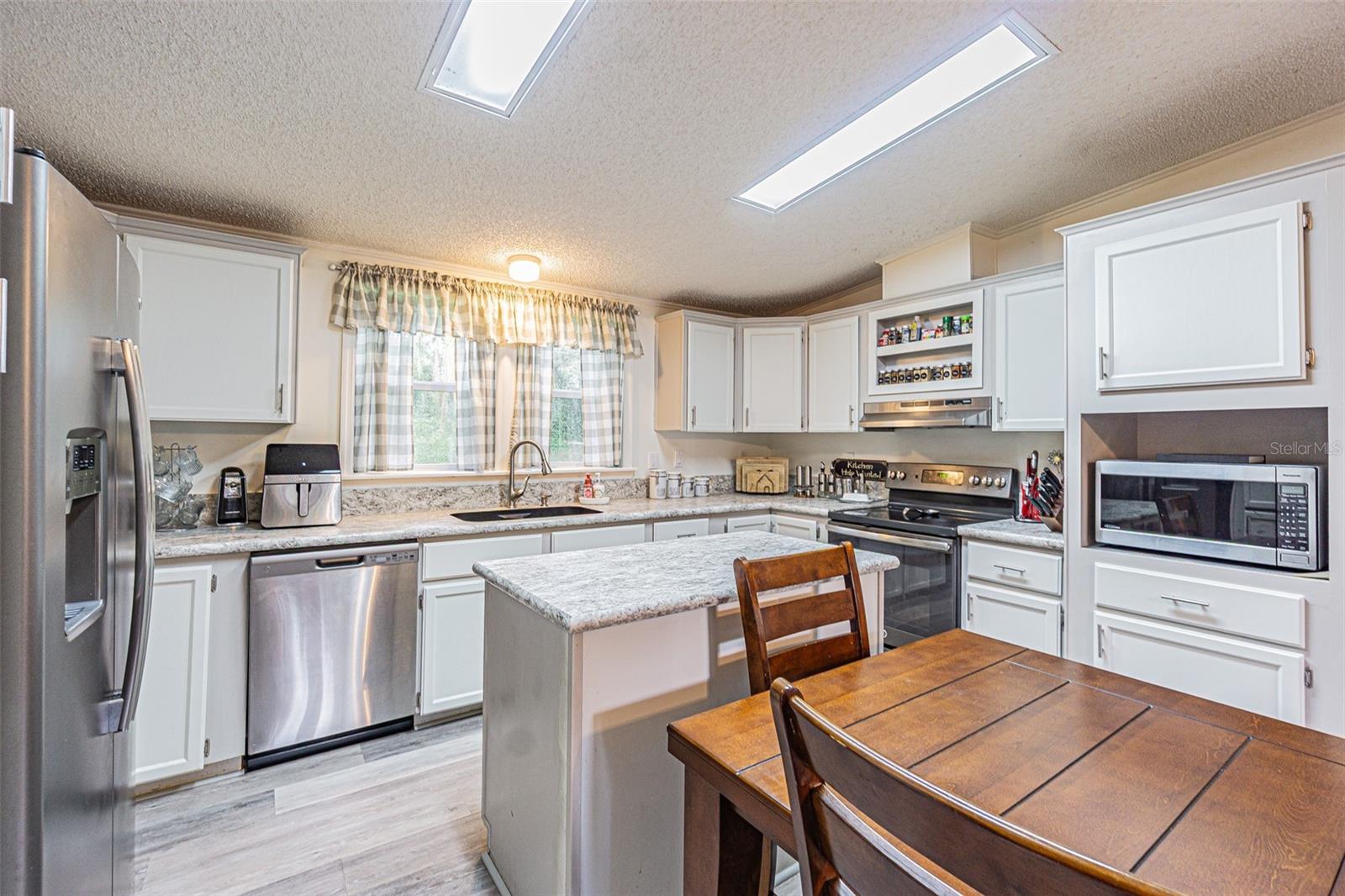 Image 13 of 61 For 3349 Oakwood Drive