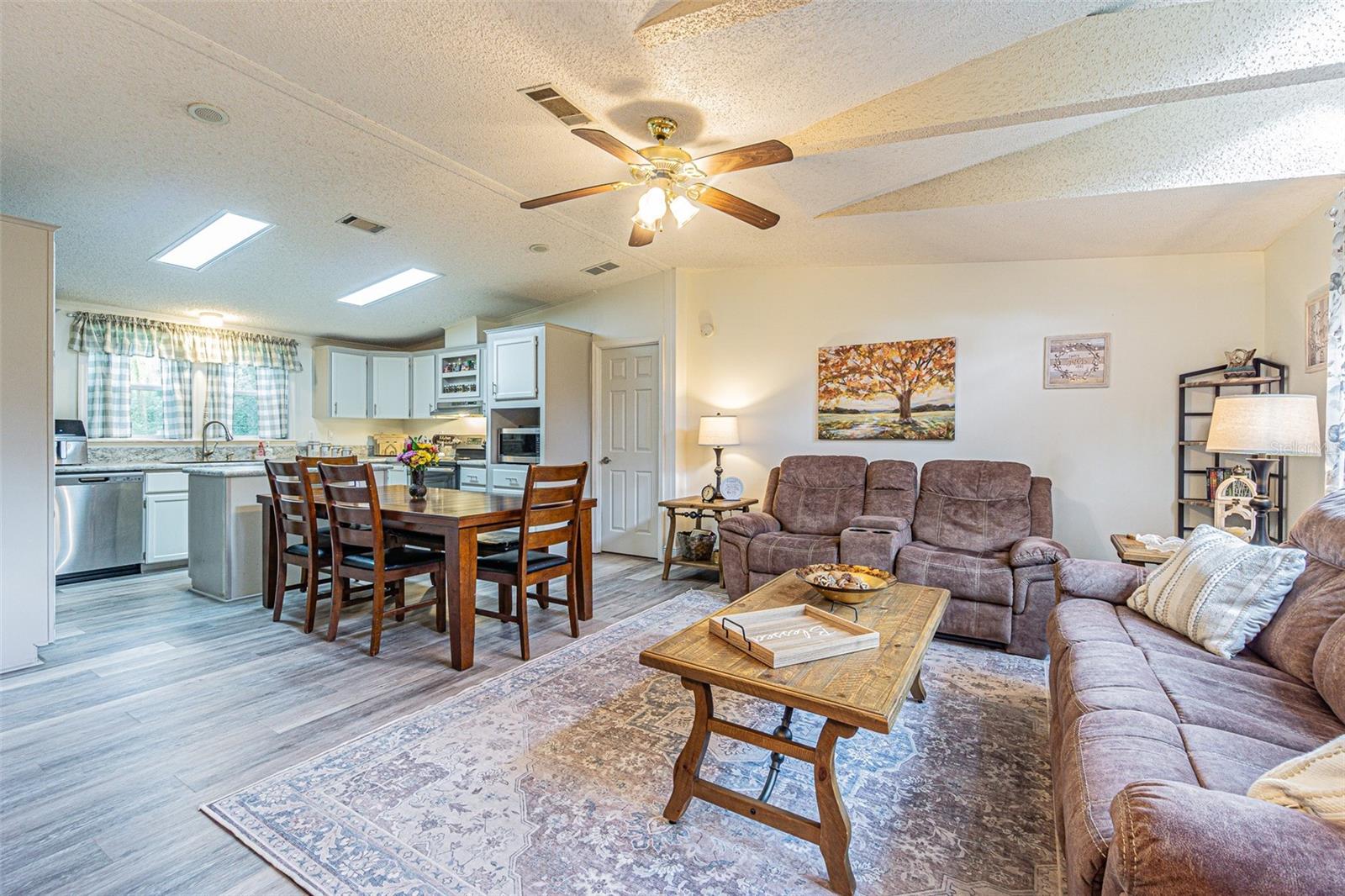Image 19 of 61 For 3349 Oakwood Drive