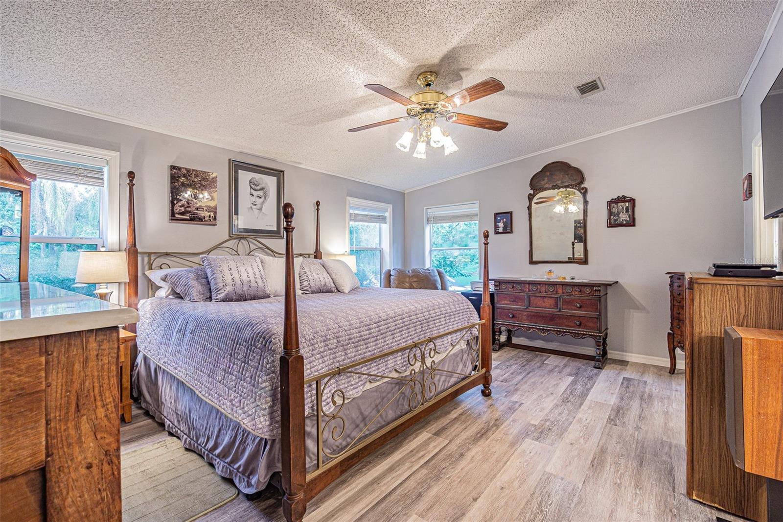 Image 22 of 61 For 3349 Oakwood Drive