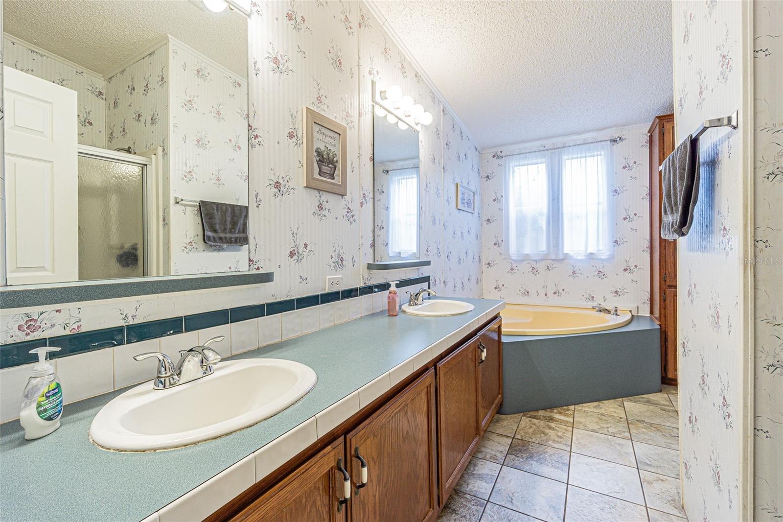Image 24 of 61 For 3349 Oakwood Drive